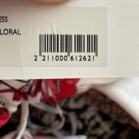 Dress - Picture 6 of 6